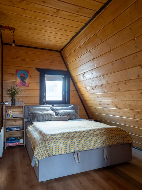 Уютный дом у озера