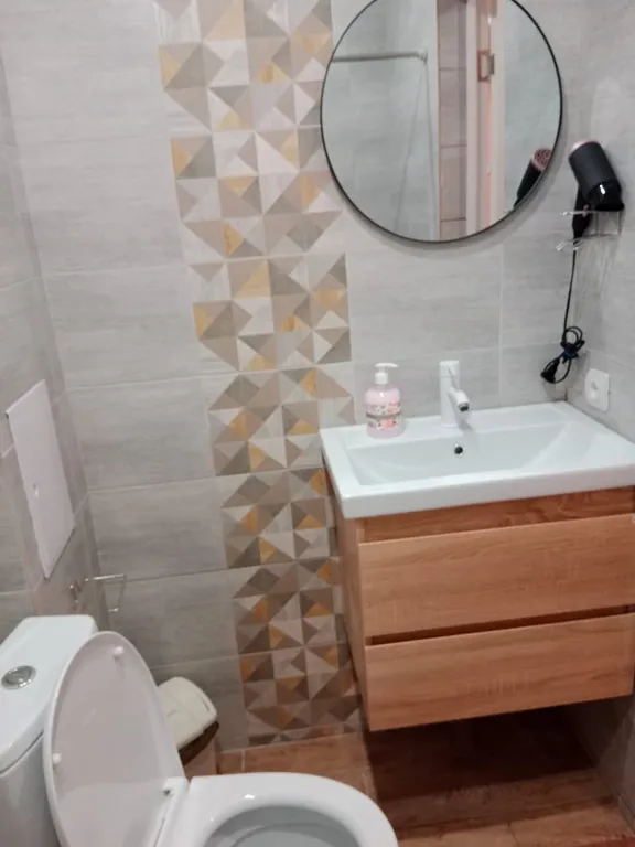 Двухкомнатная квартира после ремонта, удобное месторасположение