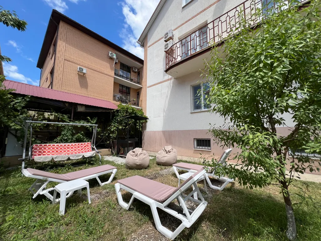 Уютный дом с бассейном