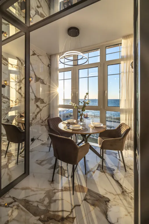 Дизайнерский апартамент с видом на море