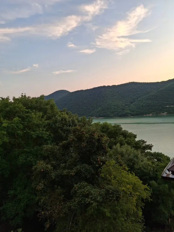 Уютная квартира с видом на озеро