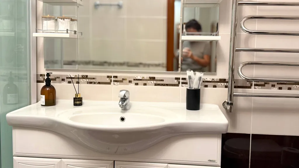 Семейная 2-комнатная квартира с детской кроваткой