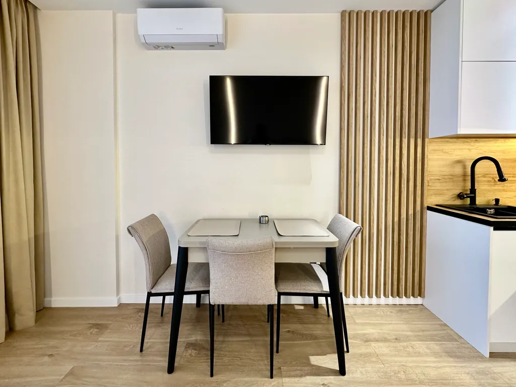 Стильная студия с видом на море и закаты