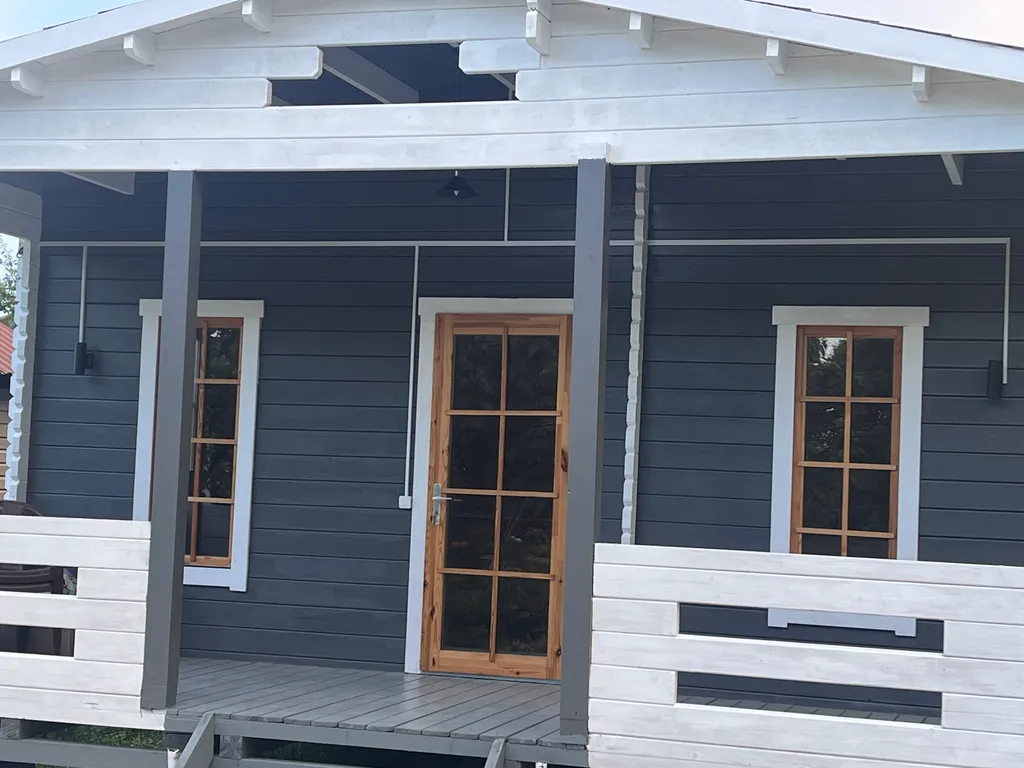 Коттедж Семейный коттедж в саду с видом на горы — Рапица