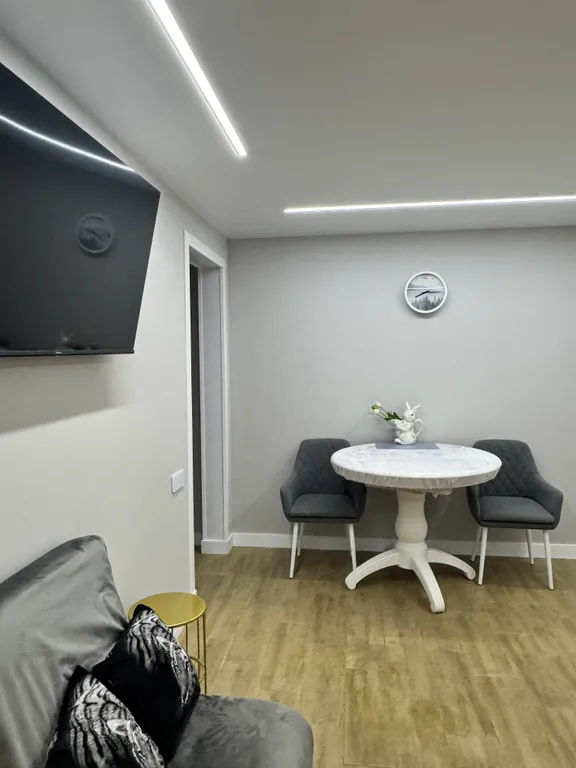 Уютная двухкомнатная квартира у моря, в центре города