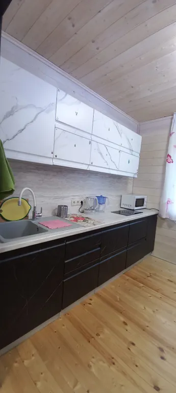 Дом с баней в тихом месте