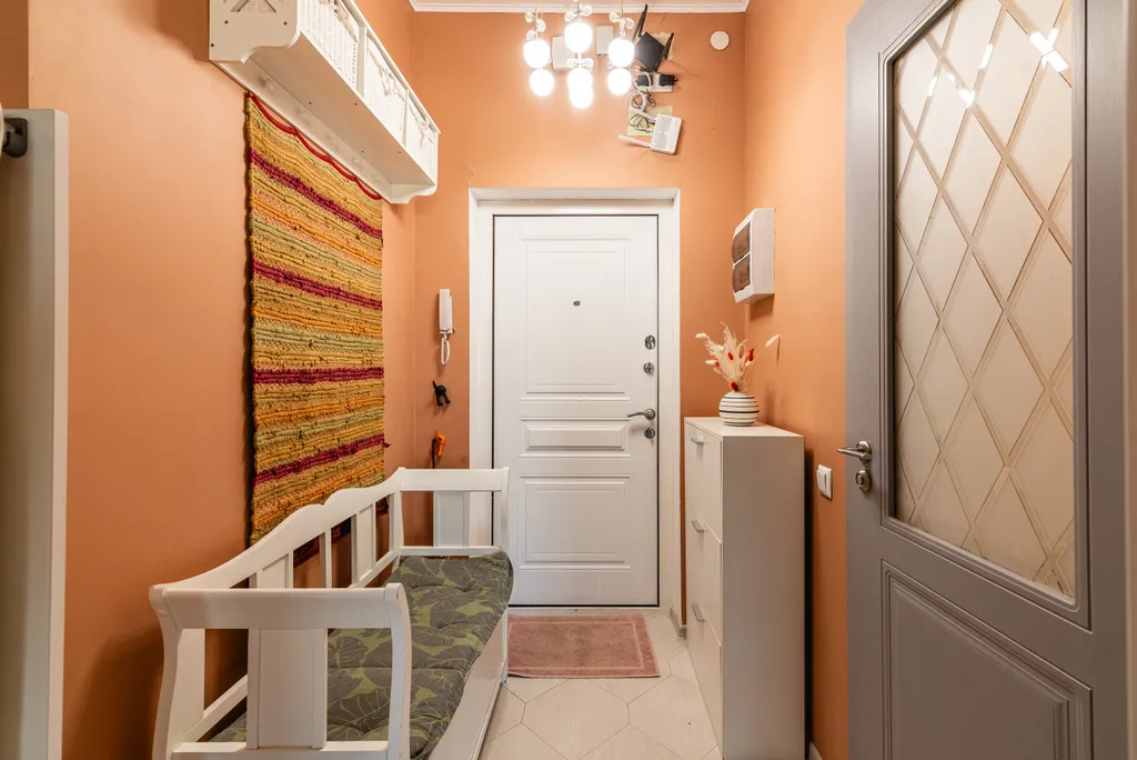 Атмосферная, яркая квартира в районе ТРЦ Мега