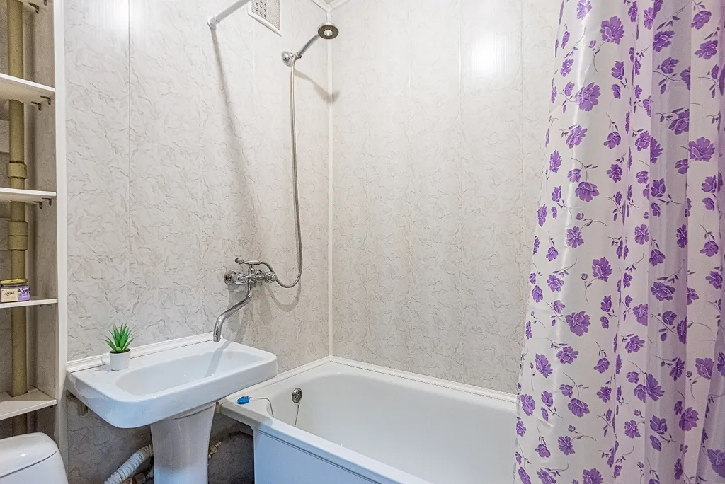 Тёплая квартира с балконом в центре