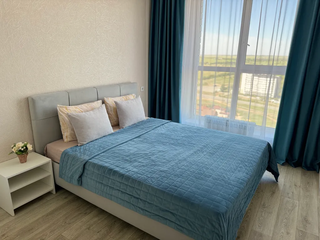 Высокий этаж, окна в пол, новый дом