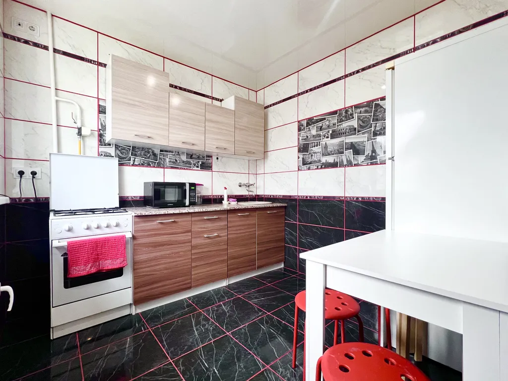 АПАРТЫ 51 возле Ленты "Полярные ночи" на Гвардейской,15