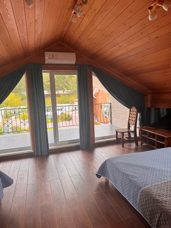 Двухэтажный дом с мангальным комплексом и баней