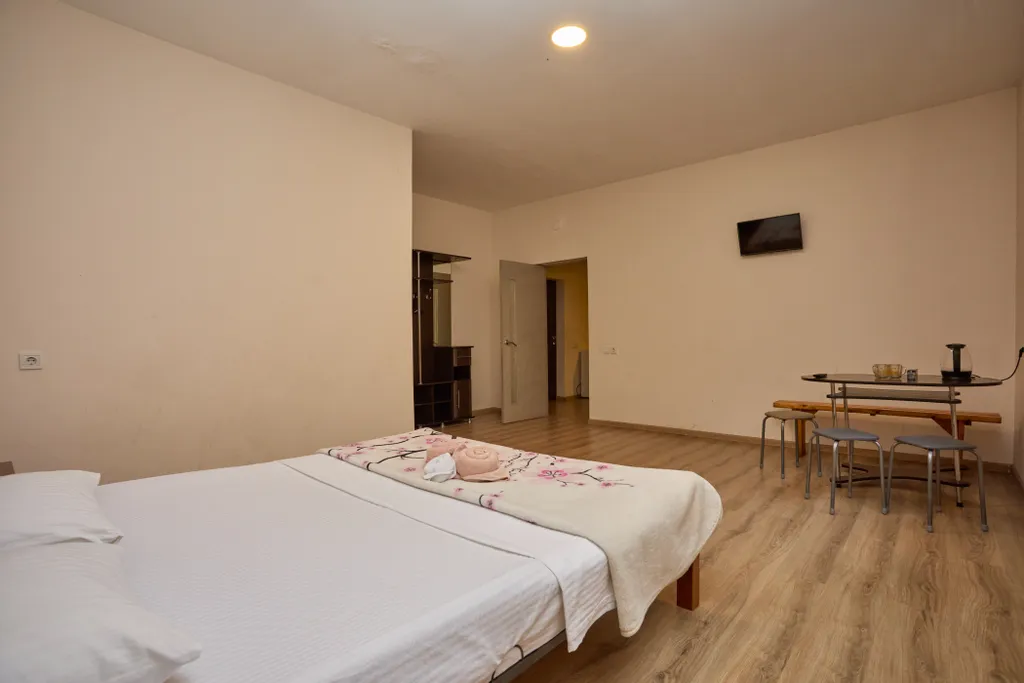 Квартира Квартира Двухкомнатный большой номер — Сухум