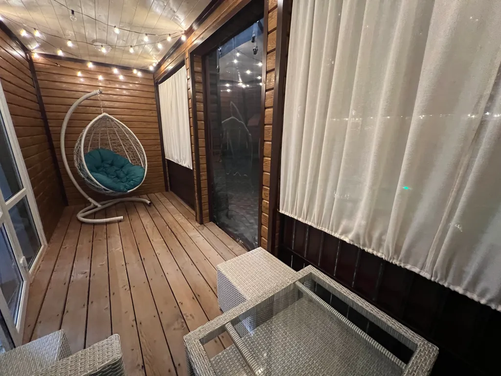 Коттедж с тёплым бассейном