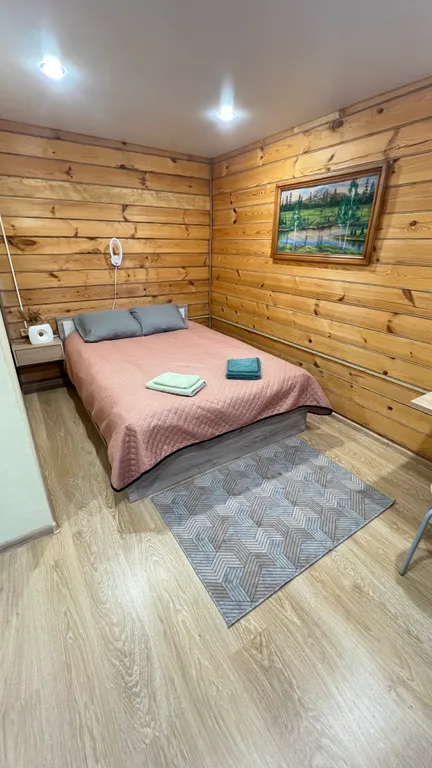 Уютный домик на берегу Катуни с видом на реку