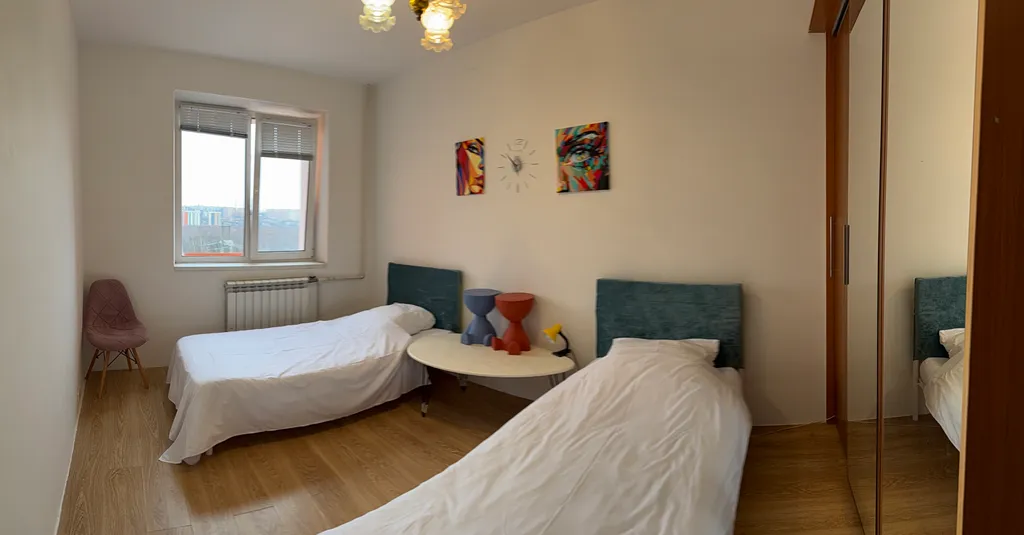 Комната у метро