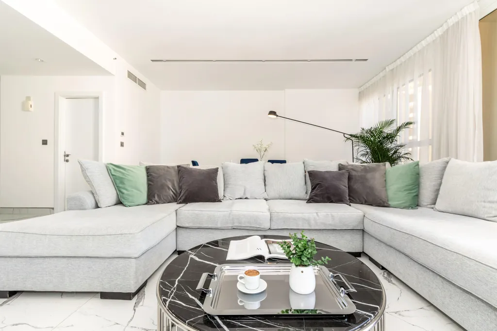 Стильная трёхкомнатная квартира