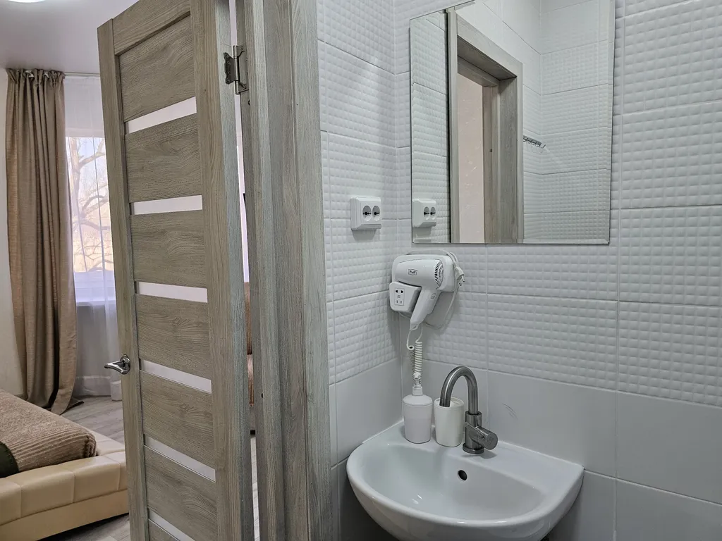 Квартира Квартира Просторная студия 40м на озере в центре Горячего ключа — Горячий Ключ