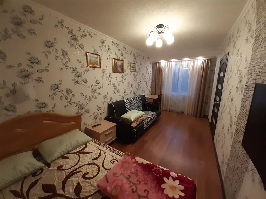 2-х комнатная квартира с хорошим ремонтом у трк окей