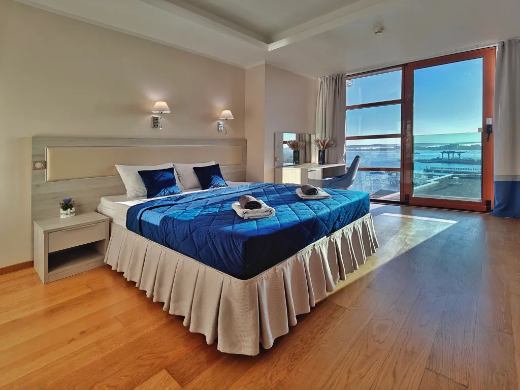 Видовая квартира в Золотой Бухте