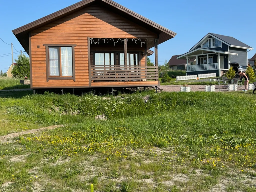 Новый современный коттедж рядом с озером