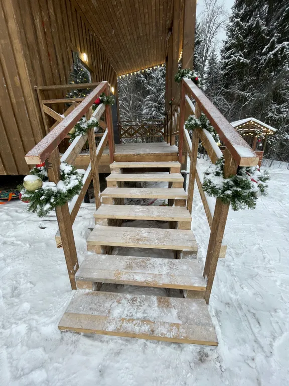 Домик для семейного отдыха в лесу