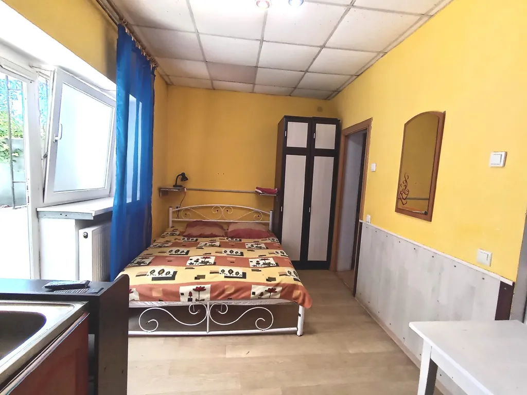 Квартира Студия в центре — аренда посуточно в Черноморское