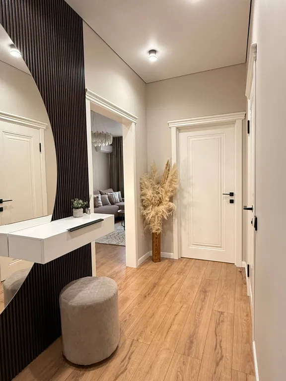 Стильная двухкомнатная в районе ТРЦ Мега на Розыбакиева