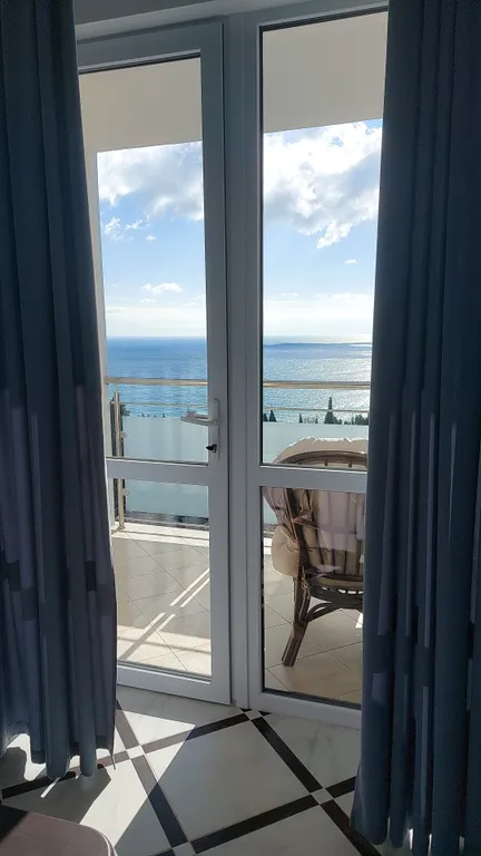 Апартаменты с шикарным видом на море и горы