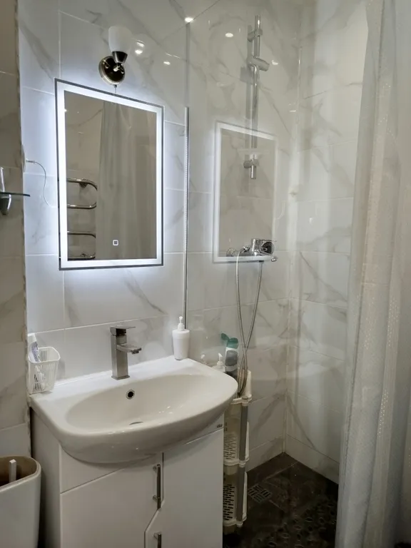 Квартира возле автовокзала с видом на парк Щербакова