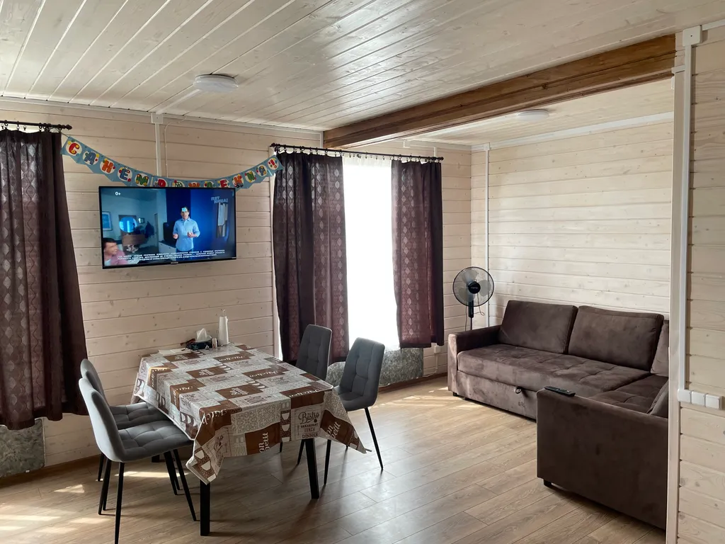 Коттедж Уютный коттедж с видом на озеро Врево — Володарское