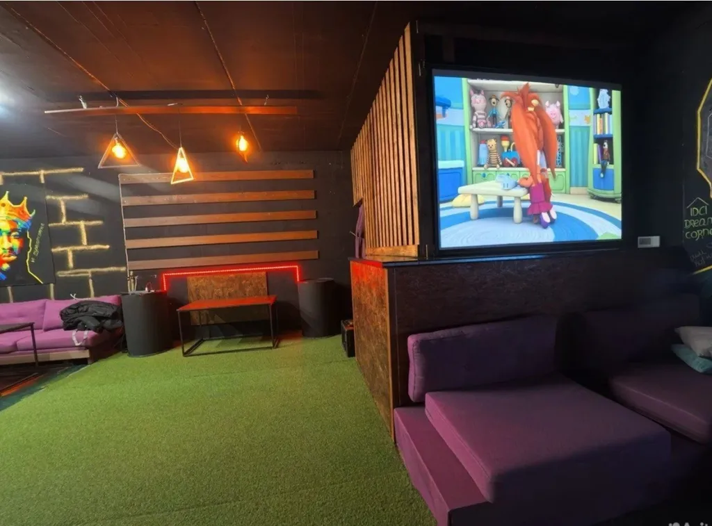 Дом с баней на берегу