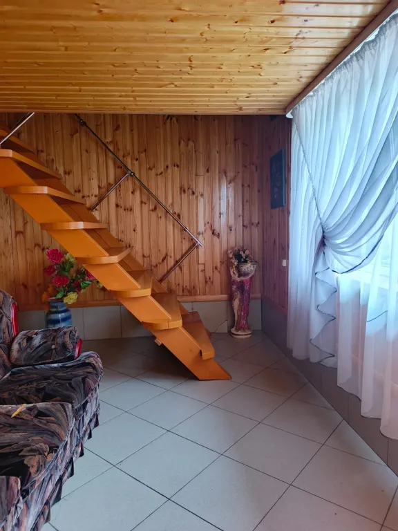 Дом коттедж в черте города