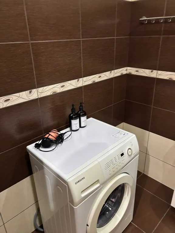 Большой 1-комнатной квартиры с видом на парк и реку