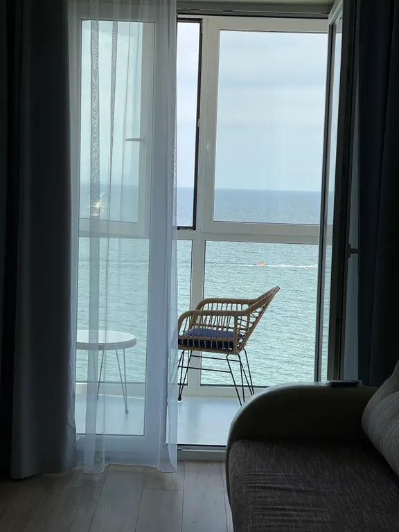 2-х комнатный апартамент с прямым видом на море