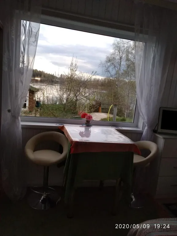 Домик у берега Волги