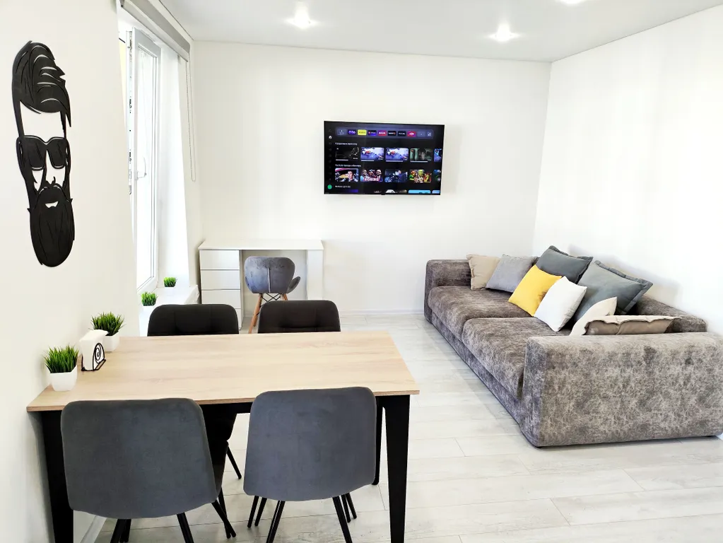 Просторная, светлая квартира — аренда посуточно в Калуга