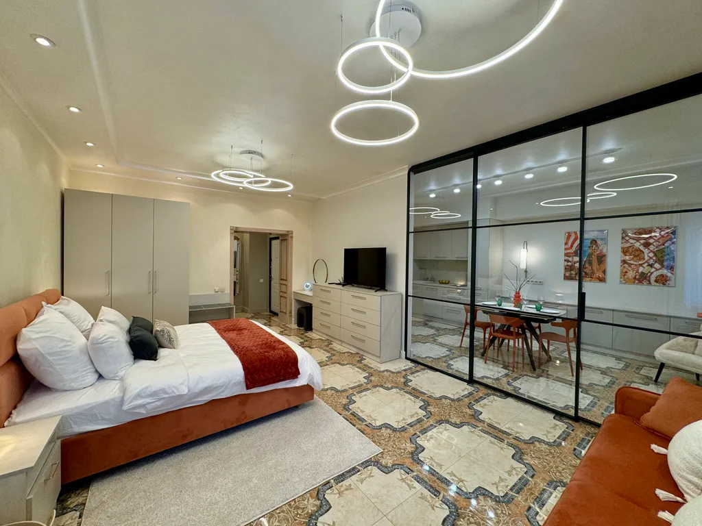 Квартира с открытой террасой и видом на озеро