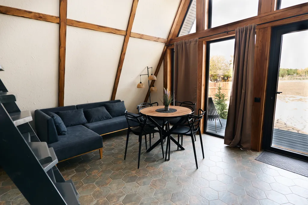 Место силы в лесу на берегу реки