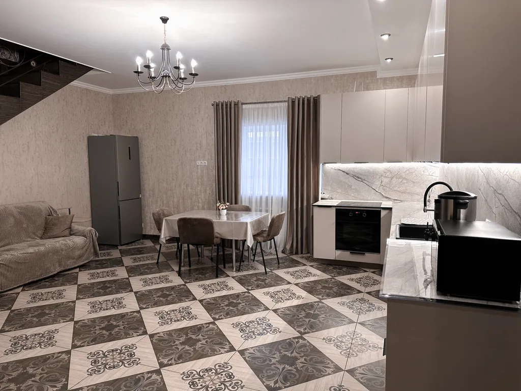 Дом с бассейном и баней в Самаре