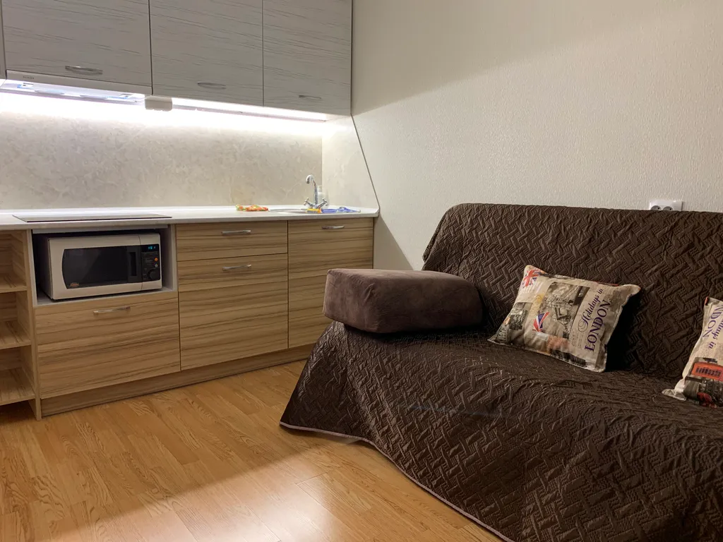 Евродвушка у ТЦ Фестиваль