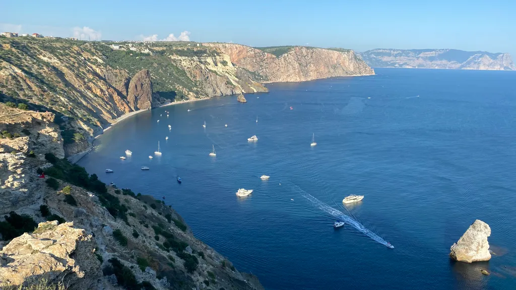 Коттедж Двухкомнатный дом с зоной отдыха и гамаком в 15 минутах от моря — Севастополь