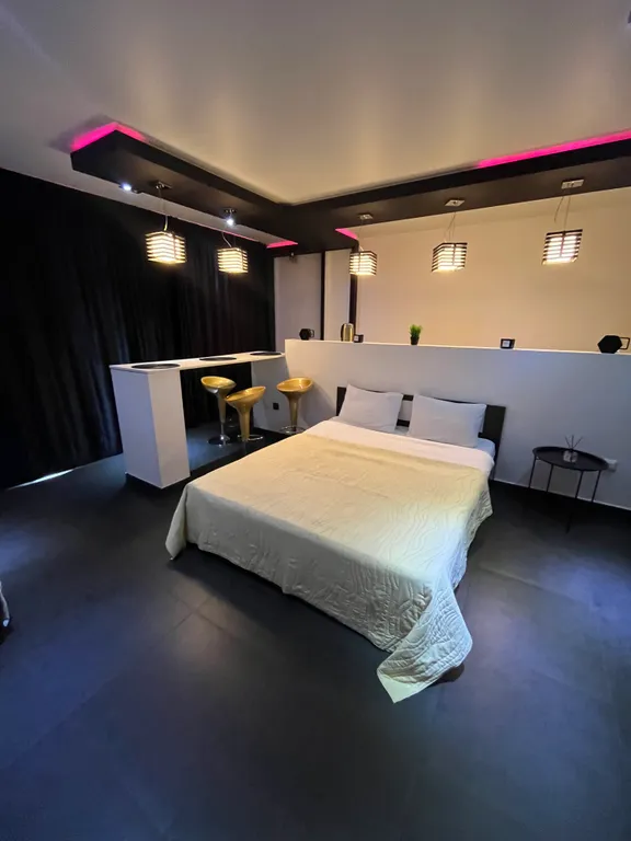 Просторная и яркая студия в Солнечном