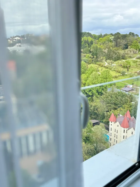 Дизайнерская новая квартира с шикарным видом на Дендропарк