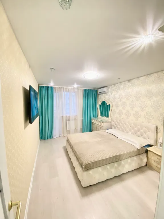 К вашим услугам, большая и светлая квартира в ЖК Летняя Резиденция