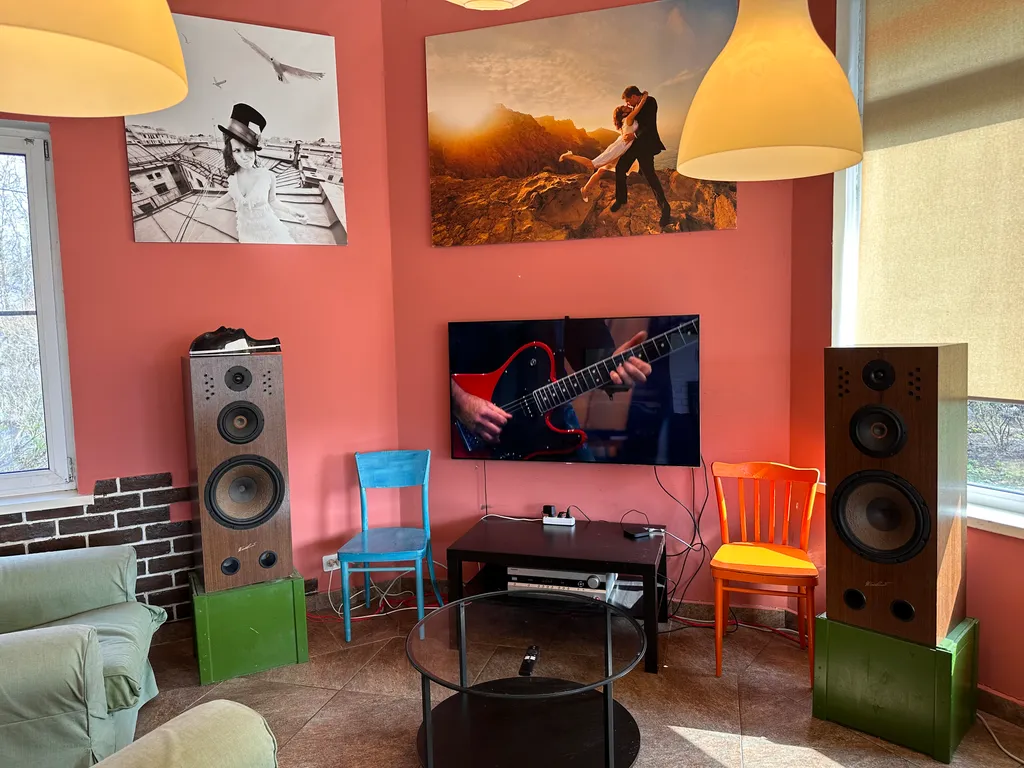 Просторный дом с живописным садом