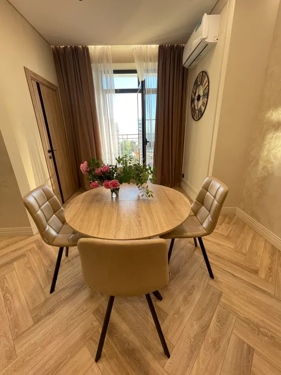 Супер видовая квартира в элитном доме с новым дизайнерским ремонтом