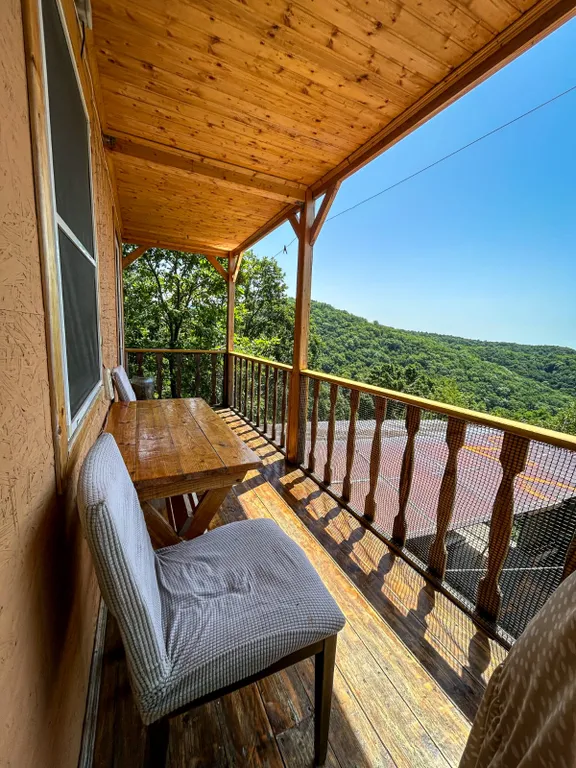 Уютный дом с видом на море и лес