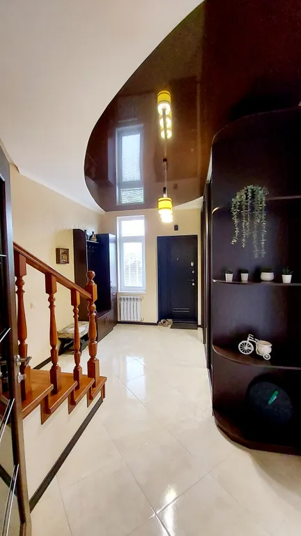 Коттедж Отдельный двухэтажный дом с уютным двором — Геленджик