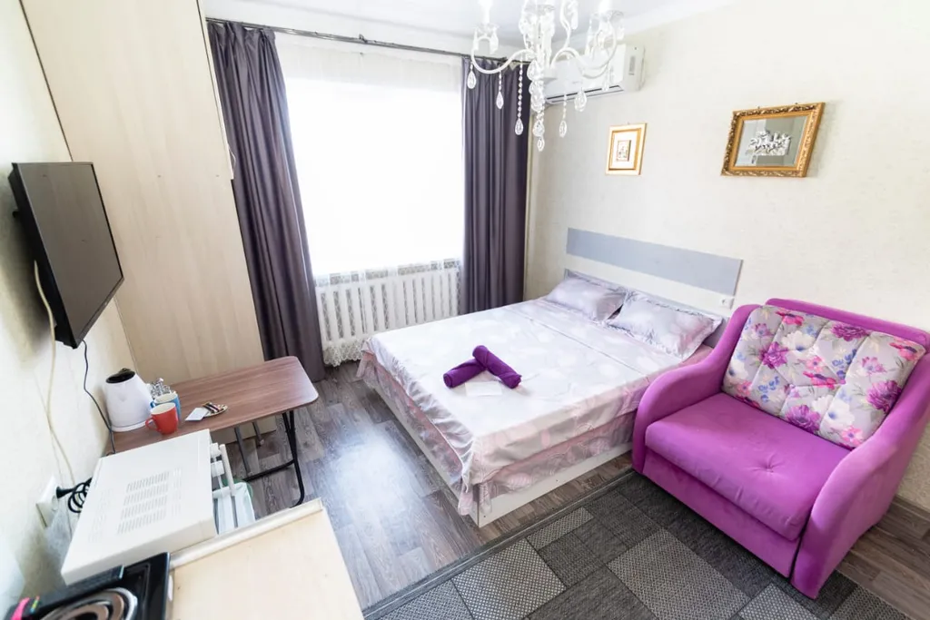 Уютная студия с мини-кухней у метро