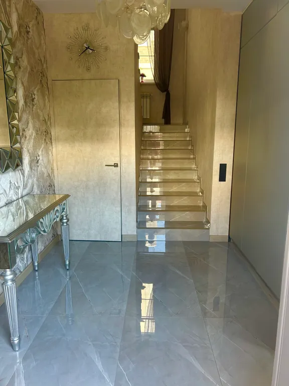 Уютный дом с шикарным видом на море и горы